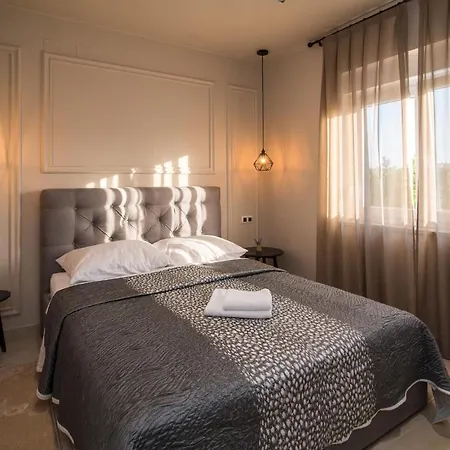 Beautiful In Krk W/ Outdoor Swimming Pool And 2 Bedrooms * Krk Town
