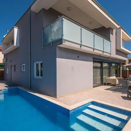 Beautiful In Krk W/ Outdoor Swimming Pool And 2 Bedrooms Krk Town